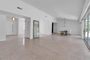 130 N Adams Dr, Sarasota, FL 34236 - Photo 18