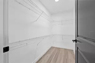 221 Main St N, Saint Petersburg, FL 33716 - Photo 8