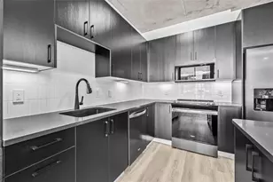 221 Main St N, Saint Petersburg, FL 33716 - Photo 4