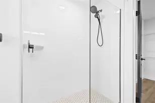 221 Main St N, Saint Petersburg, FL 33716 - Photo 12