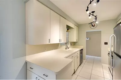 719 32nd Avenue W, Palmetto, FL 34221 - Photo 8