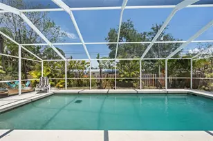 139 Adair Ave, Sarasota, FL 34243 - Photo 2