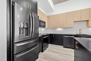 221 Main St N, Saint Petersburg, FL 33716 - Photo 8