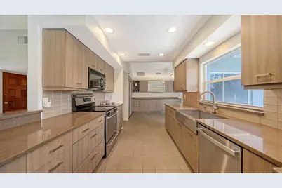 4771 Riverwood Circle, Sarasota, FL 34231 - Photo 10