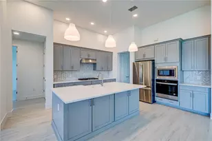 8218 Nevis Run, Lakewood Ranch, FL 34202 - Photo 12