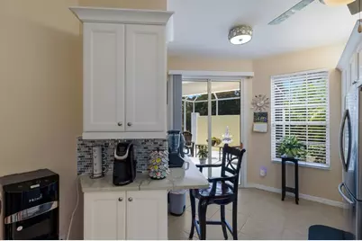915 SW Barclay Court, Venice, FL 34293 - Photo 6