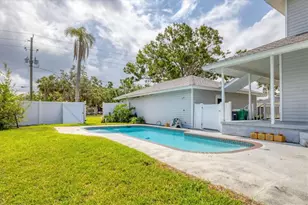 2002 8th St W, Palmetto, FL 34221 - Photo 12