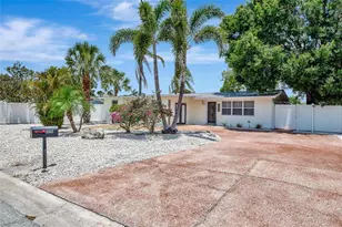 2363 Milford Cir, Sarasota, FL 34239 - Photo 2