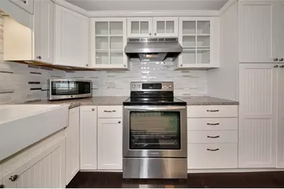 2363 Milford Circle, Sarasota, FL 34239 - Photo 12