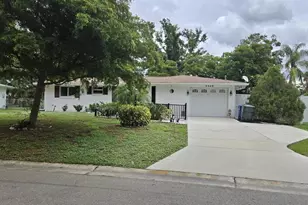 5325 Murdock Ave, Sarasota, FL 34231 - Photo 2