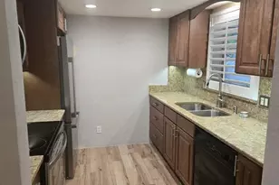 5325 Murdock Ave, Sarasota, FL 34231 - Photo 12