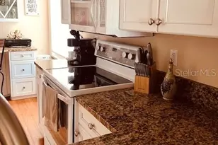 9320 Clubside Cir, Sarasota, FL 34238 - Photo 10