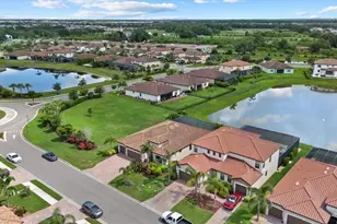 14216 Florida Rosemary Dr, Bradenton, FL 34211 - Photo 2