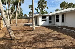 782 Birdsong Ln, Sarasota, FL 34242 - Photo 16