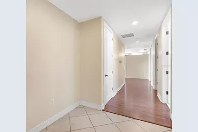 1233 N Gulfstream Avenue #401, Sarasota, FL 34236 - Photo 28