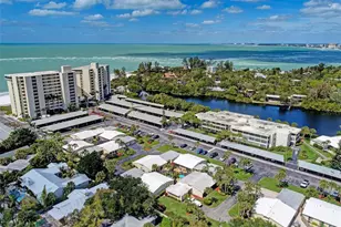 101 Whispering Sands Dr, Sarasota, FL 34242 - Photo 48