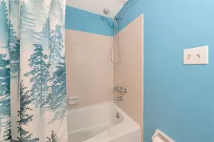 3072 Lake Bayshore Dr, Bradenton, FL 34205 - Photo 18