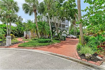 8963 Fishermens Bay Drive, Sarasota, FL 34231 - Photo 32