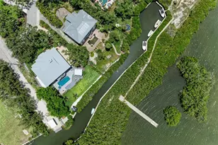 8963 Fishermens Bay Dr, Sarasota, FL 34231 - Photo 46