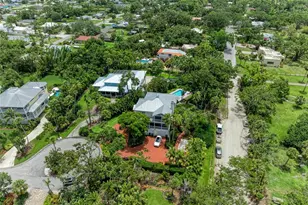 8963 Fishermens Bay Dr, Sarasota, FL 34231 - Photo 20
