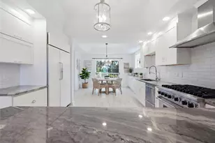 8963 Fishermens Bay Dr, Sarasota, FL 34231 - Photo 4