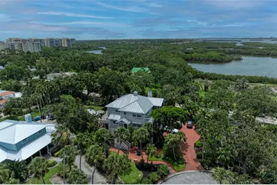 8963 Fishermens Bay Drive, Sarasota, FL 34231 - Photo 6