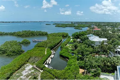 8963 Fishermens Bay Drive, Sarasota, FL 34231 - Photo 24