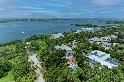 8963 Fishermens Bay Drive, Sarasota, FL 34231 - Photo 16