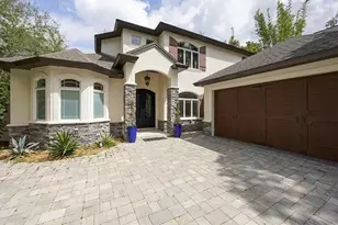 1725 Bonita Ct, Sarasota, FL 34239 - Photo 4