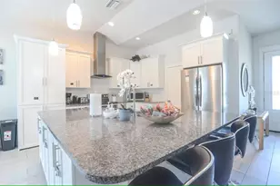 831 Palmetto Dr NE, Port Charlotte, FL 33952 - Photo 8