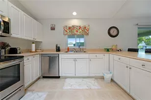 590 Ridgewood St NW, Port Charlotte, FL 33952 - Photo 8