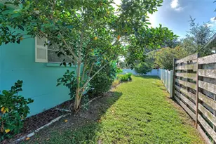 3605 Iroquois Ave, Sarasota, FL 34234 - Photo 38