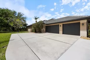 8312 Misty Lake Cir, Sarasota, FL 34241 - Photo 6