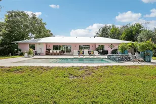 613 Buttonwood Dr, Longboat Key, FL 34228 - Photo 42