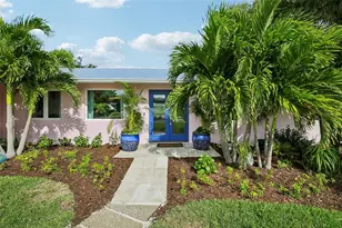 613 Buttonwood Dr, Longboat Key, FL 34228 - Photo 2