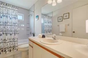 4198 Vallarta Ct, Sarasota, FL 34233 - Photo 18