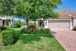 1375 Backspin Dr, Englewood, FL 34223 - Photo 4