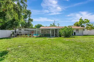 5948 Mirror Lake Rd, Sarasota, FL 34238 - Photo 38