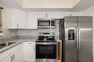 2513 Avenue B, Bradenton Beach, FL 34217 - Photo 6