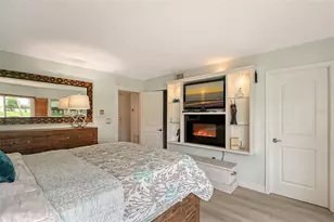 1300 N Portofino Dr, Sarasota, FL 34242 - Photo 12