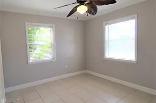 1648 Redwood St, Sarasota, FL 34231 - Photo 4