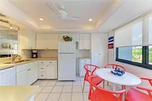 6840 Midnight Pass Rd, Sarasota, FL 34242 - Photo 18