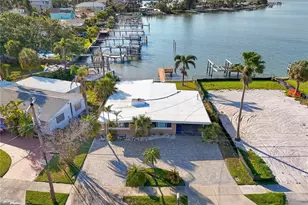 15305 Harbor Dr, Madeira Beach, FL 33708 - Photo 2