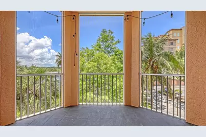 1921 Monte Carlo Drive #302, Sarasota, FL 34231 - Photo 6