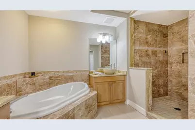 1921 Monte Carlo Drive #302, Sarasota, FL 34231 - Photo 20