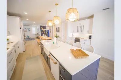 111 6th Street N, Bradenton Beach, FL 34217 - Photo 10