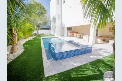 111 6th Street N, Bradenton Beach, FL 34217 - Photo 4