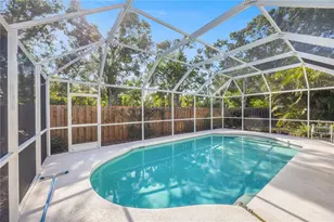 7716 Geneva Ln, Sarasota, FL 34243 - Photo 10