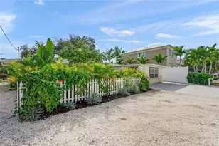 1240 Solitude Ln, Sarasota, FL 34242 - Photo 52