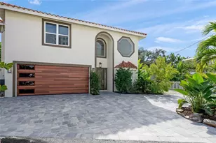 1240 Solitude Ln, Sarasota, FL 34242 - Photo 2